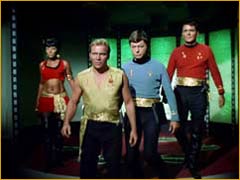 Kirk et une AT dans l'Univers Miroir... 