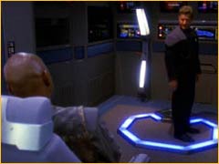 Première Holocommunication entre Sisko et Sanders