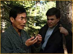 Sulu et Chekov sur la Terre en Com avec Uhura 