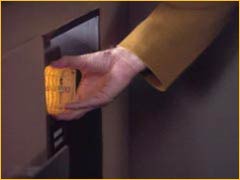 Installation du cube dans l'arche du holodeck
