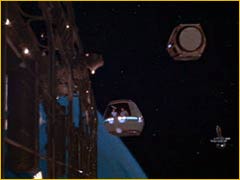 Capsule en approche d'un chantier spatial