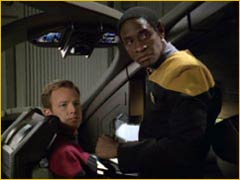 Paris et Tuvok dans le Delta Flyer