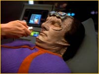 Garak à l'infirmerie