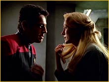Chakotay embrasse Riley